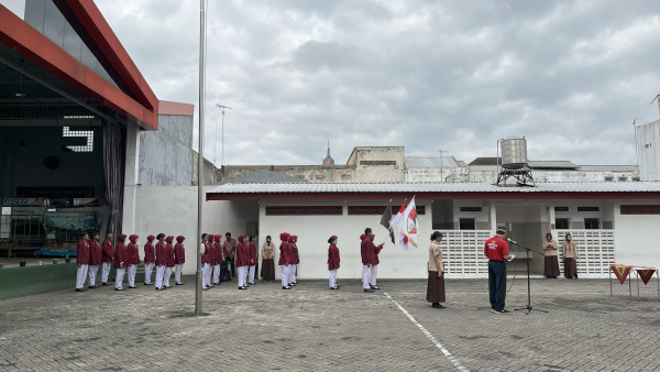 Serah Terima Jabatan Pengurus OSIS SMK Indonesia Putera: Tongkat Estafet Kepemimpinan Resmi Diserahkan